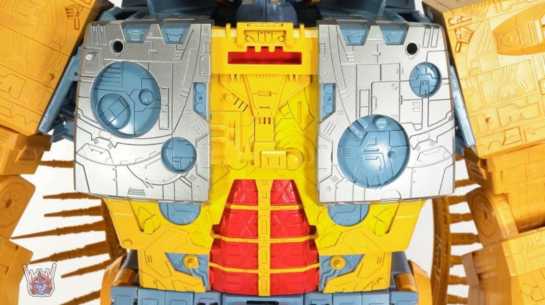 Transformers HasLab War For Cybertron Unicron Review  (25 of 58)